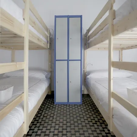 Auberge de jeunesse Bed And Be *